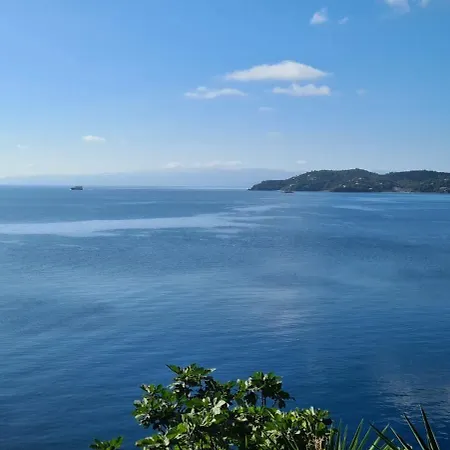 Thama Of 2 Skiathos stad