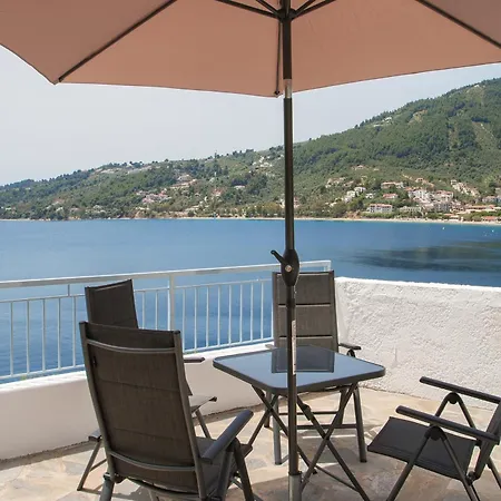 Thama Of 2 Skiathos stad