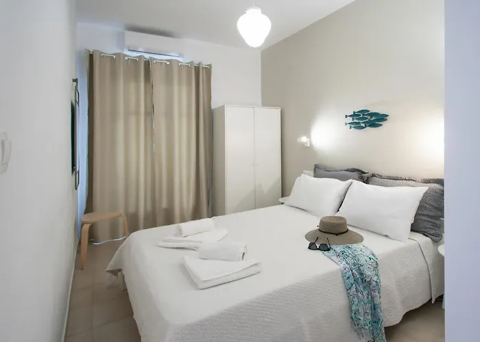 Thama Of 2 Skiathos Chora